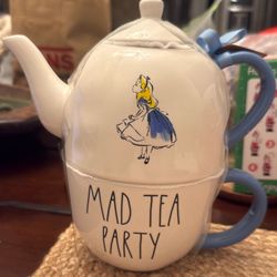 Alice In Wonderland Tea Set
