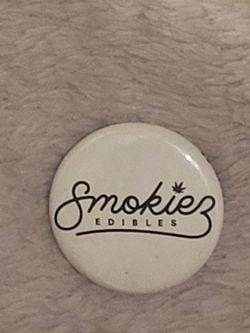 Smokies edibles pin