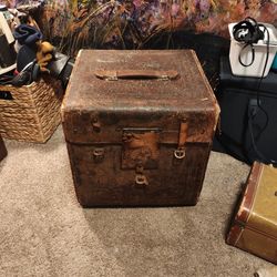 Vintage Traveling  Case 