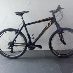 BICYCLE SPECIALIZED 21 SPEED SIZE 26 BRAND NEW 