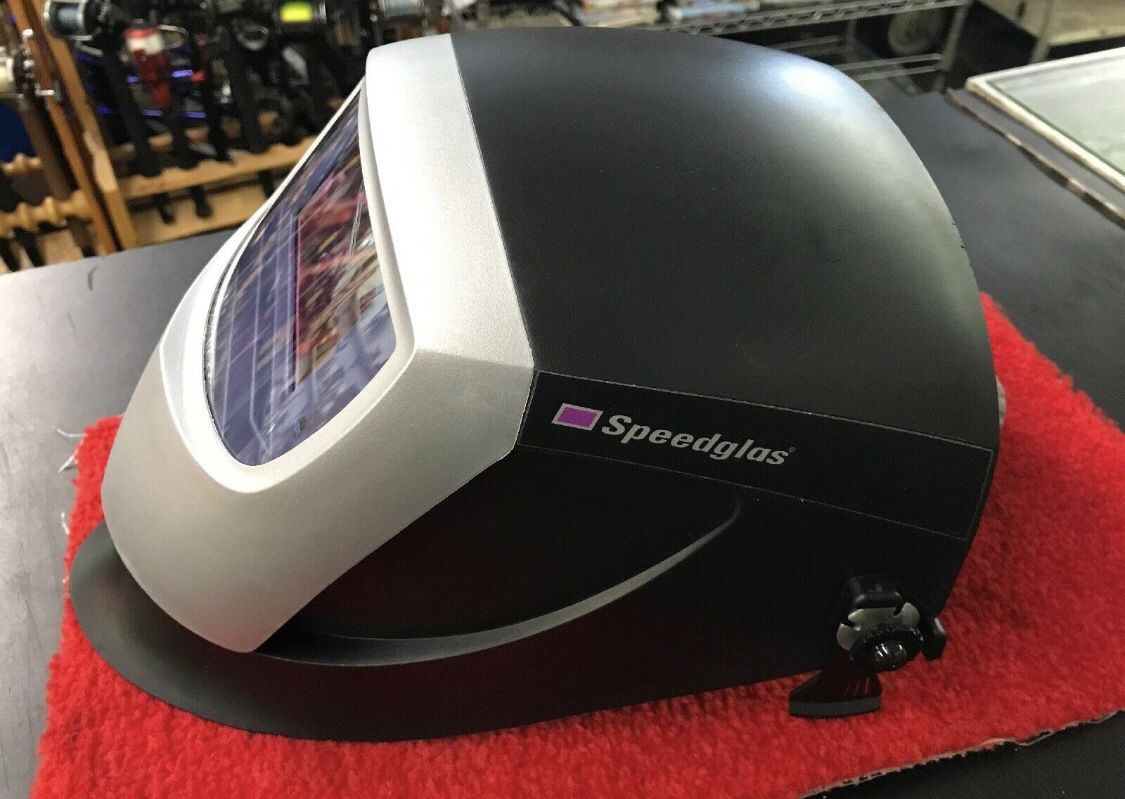 Speedglas 9000v auto adjusting glass welding helmet ..3m