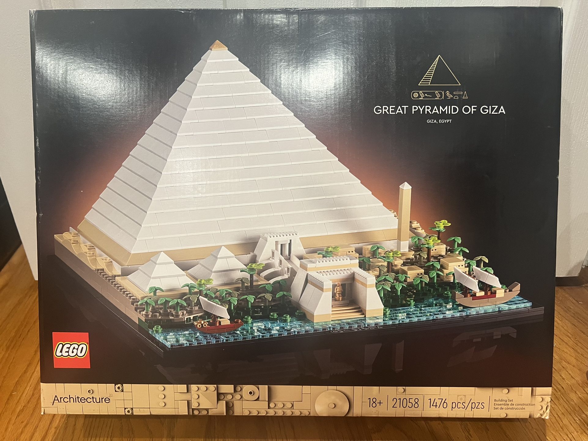 Brand new Lego architecture pyramid of Giza 21058 (damaged box) 