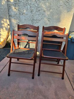 Folding Chairs (4)