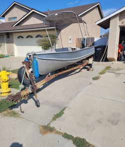 Skiff Fishing Boat With Livewell