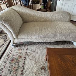 Chaise Lounge Beige Color 