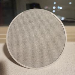 Amazon Echo Dot: parlante Alexa con sonido vibrante, ideal para dormitorios comedores y oficinas.