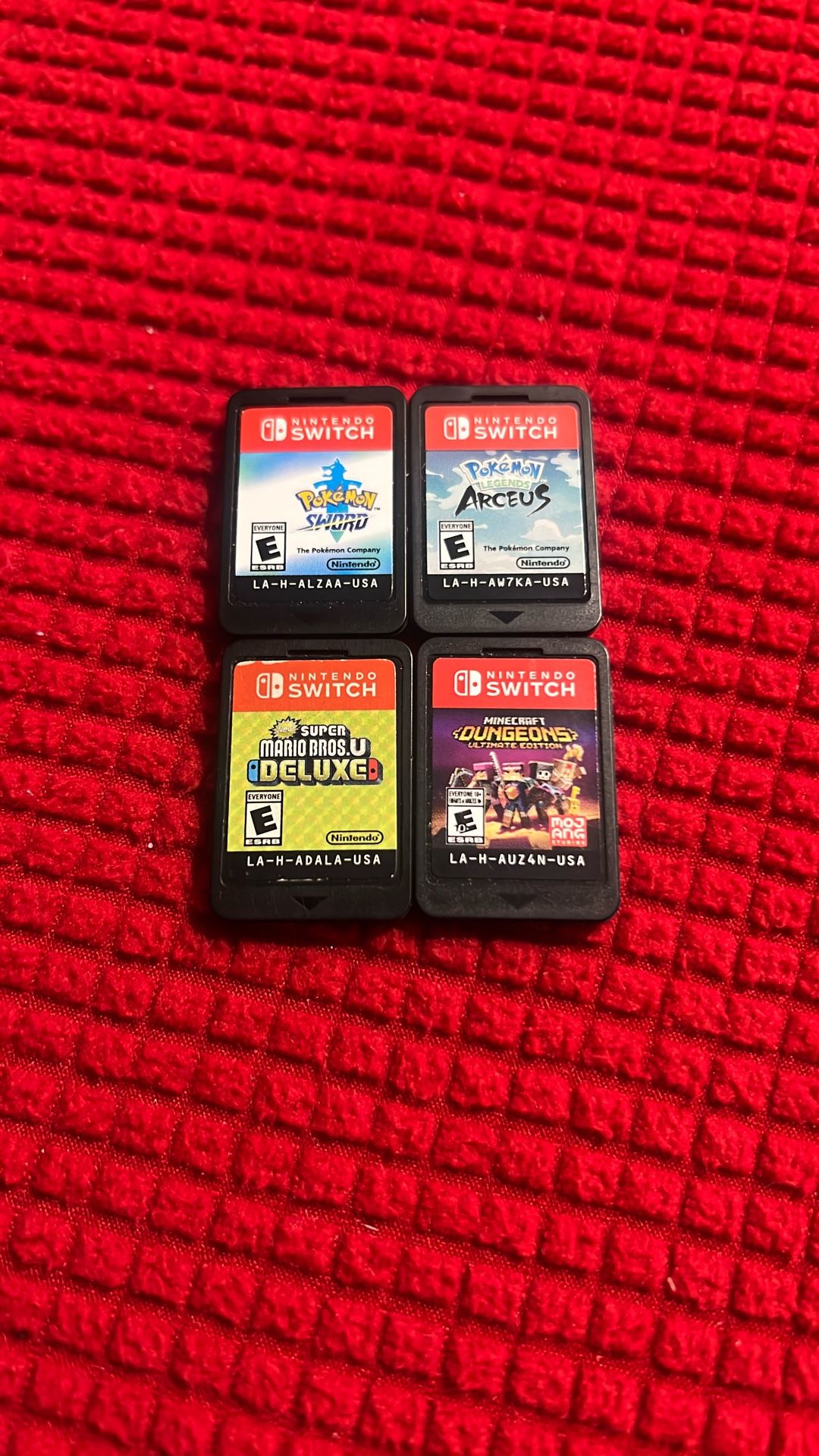 Nintendo Switch Games. Pokémon Sword, Arceus, Super Mario Bros U Deluxe, Minecraft Dungeons