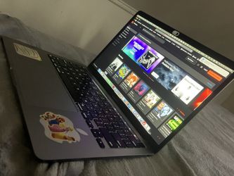 2022 Apple MacBook Pro with Apple M2 chip (13-inch, 8GB RAM, 256GB SSD Storage) (QWERTY English) Space Gray 