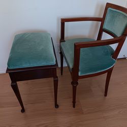 Lidstone Chair Ottoman Velvet Small