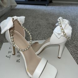 White Pearl & Bow Tie Heels