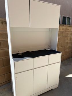 Storage cabinet