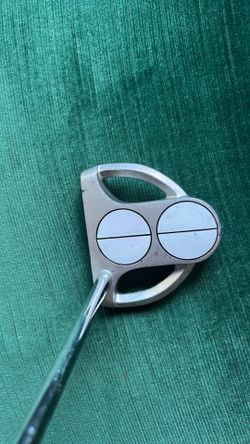 Oddessy 2 ball putter with oversize grip