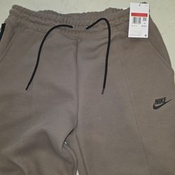 Nike Tech Fleece Womens