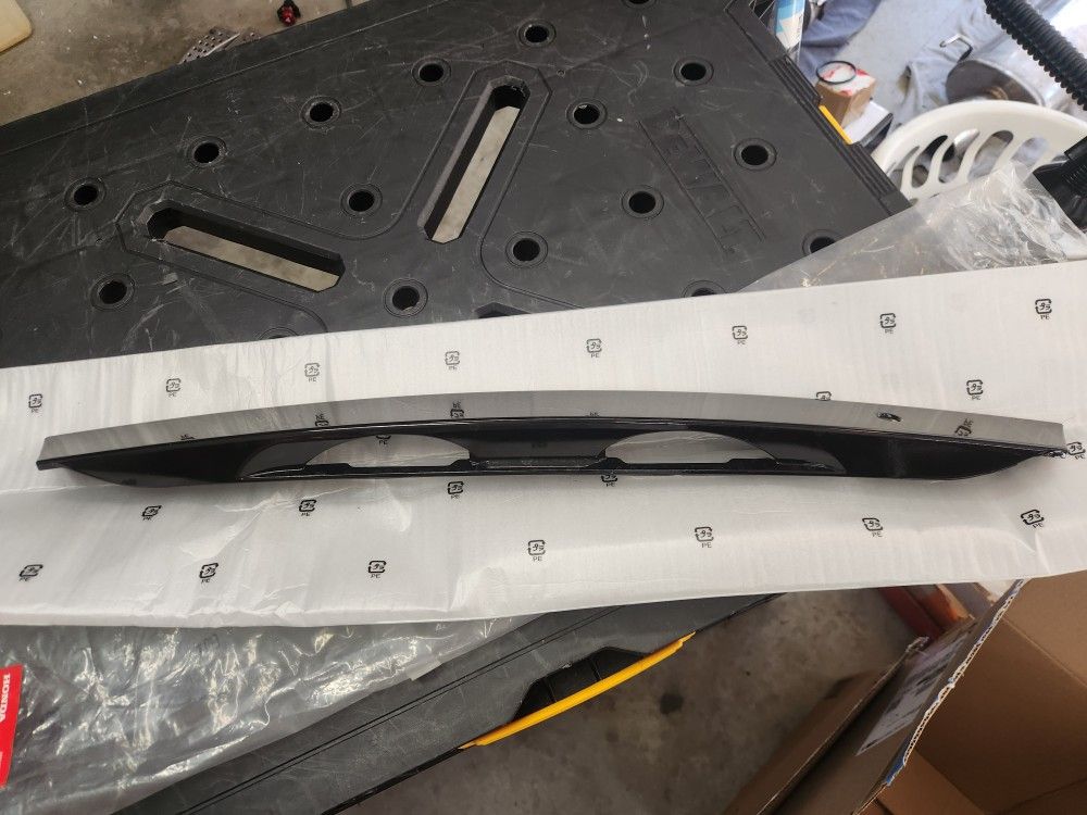 Honda Civic OEM Trunk Garnish 06-08