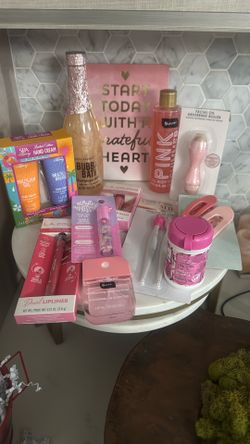 12 Item Gift Basket.  Can Customize 