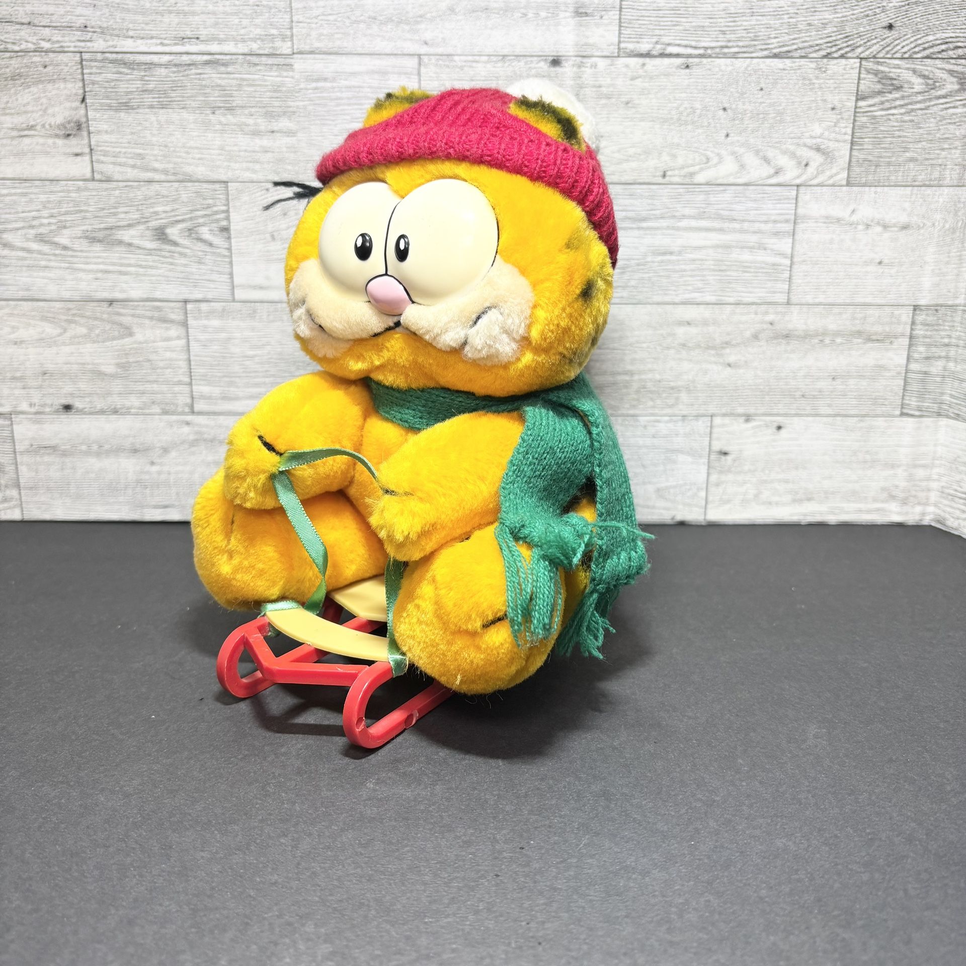Vintage 1981 Dakin Garfield the Cat 9" Sled Plush Sledding Stuffed Animal
