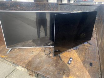 Two TVs 55 inches dresser with outlet for your TV connection dresser with attached mirror full size bedframe with boxspring