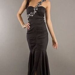 XSCAPE WOMEN'S SWEETHEART STRAPLESS LONG GOWN WITH EMBELLISHMENT