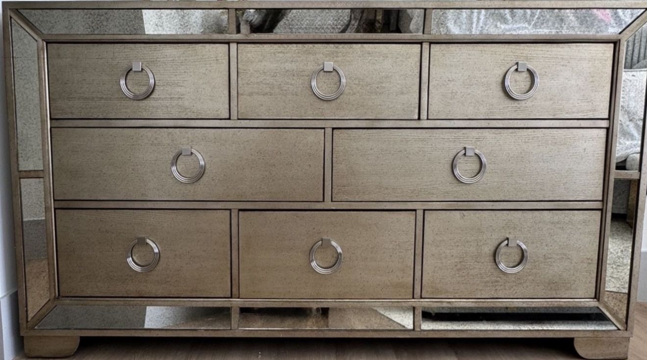 Z Gallerie Pulaski Farrah 8 Drawer Dresser And Mirror