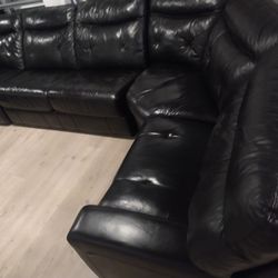 SECTIONAL GENUINE LEATHER RECLINER ELECTRIC BLACK COLOR.. DELIVERY SERVICE AVAILAIBLE ✅💥🚚