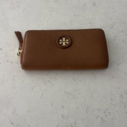 Tory Burch wallet