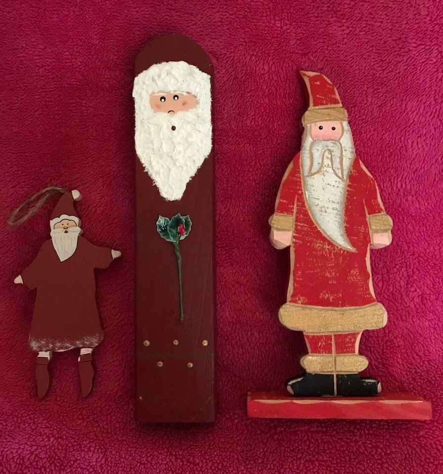 Christmas Old World Santa Assorted Wooden Decor Like NEW!