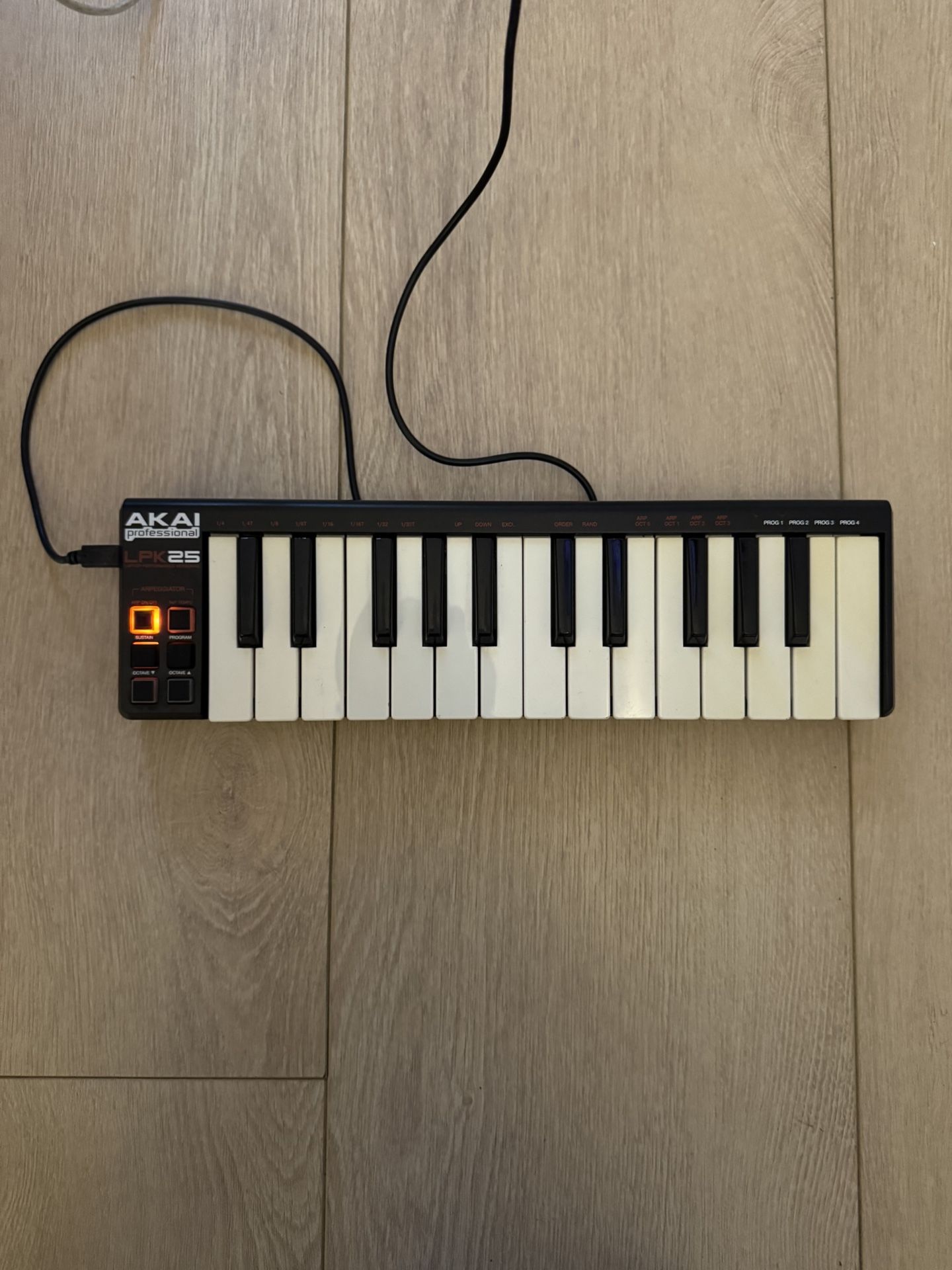 AKAI Professional LPK 25 USB-MIDI Controller Keyboard