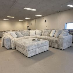 STUPENDOUS ALLOY 3 PIECE SECTIONAL