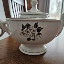 Teapot Cameo Rose 
