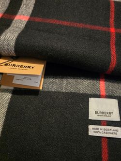 Burberry Luxury 100 %  cashmere scarf grey/red checked plaid