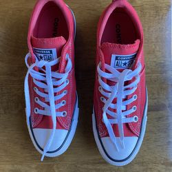 Red Converse size9