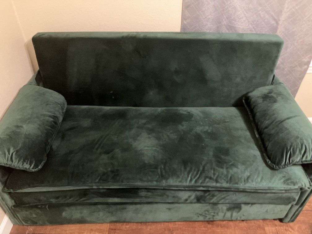 Green Couch/pull Out Full Size Bed