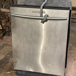 SAMSUNG DISHWASHER 