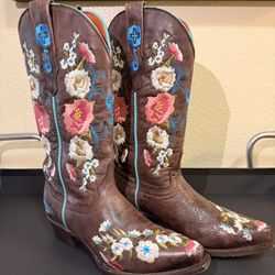 MACIE BEAN ROSE GARDEN