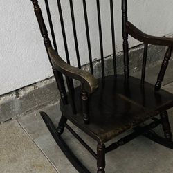 The. 1941 rocking chair