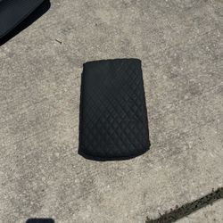 Jeep grand Cherokee arm rest cover with side storage.