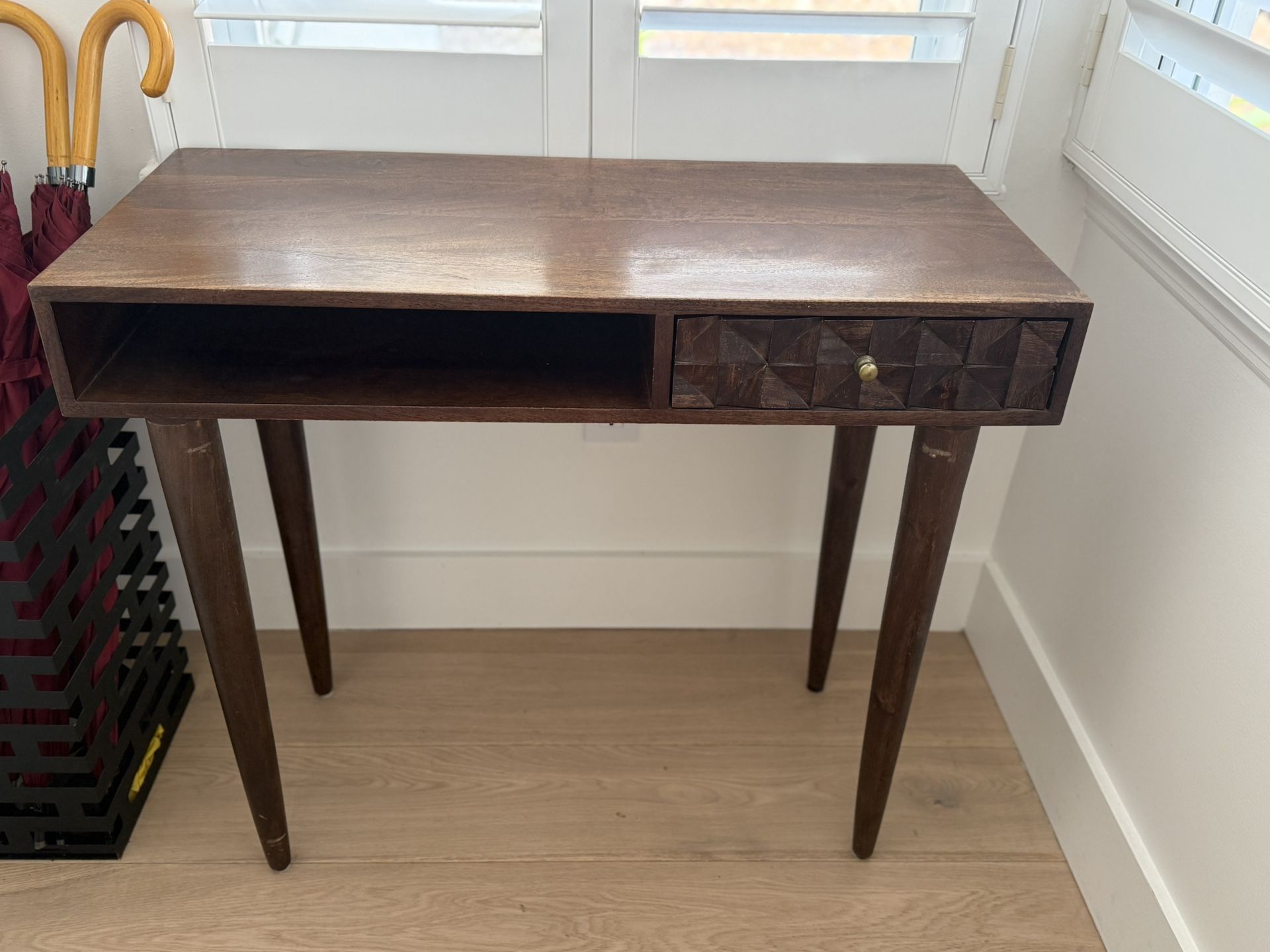 Safavieh Zinnia Desk in Walnut