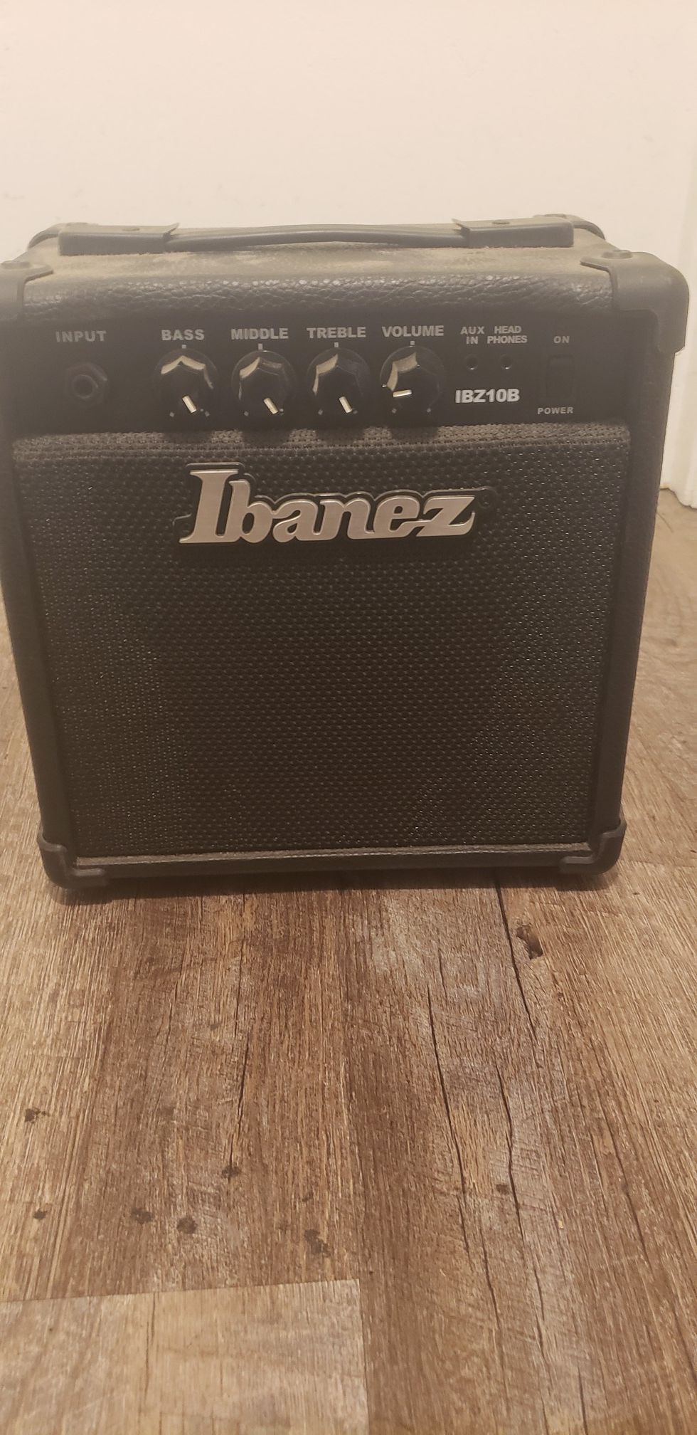 Ibanez IBZ10B Guitar Amp