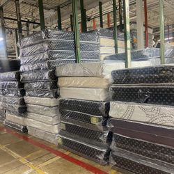 Queen Mattress Come With Free Box Spring - Free Delivery 🚚 To Reasonable Distance