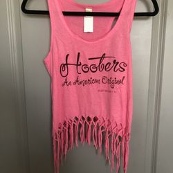 (NEW)Women’s Hooters Pink Fringe Tank Top Size Small 