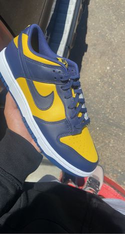 michigan dunk size 9.5