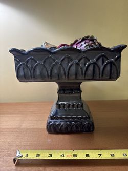 🌟Beautiful Ceramic Pedestal Dish🌟