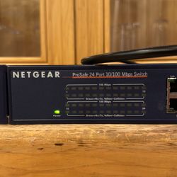 Netgear FS524 24-Port Ethernet Switch