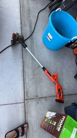 Black and Decker String Trimmer
