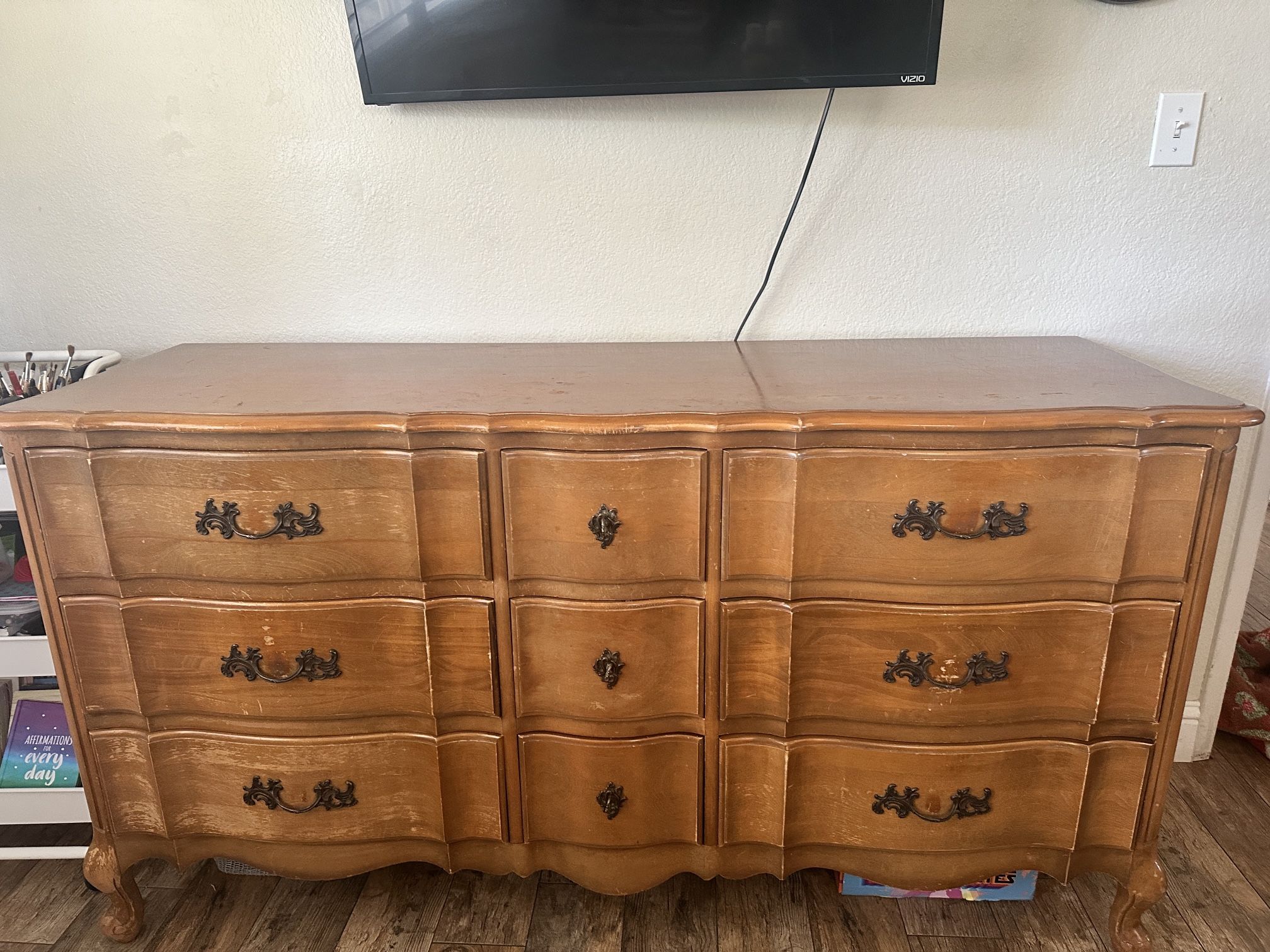 Vintage 9 Drawer Dresser