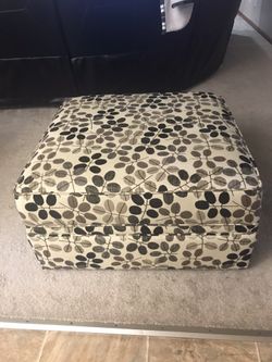 Broyhill Storage Ottoman