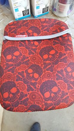 Tablet carrying case