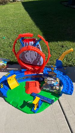 Hot wheels monster truck set complete