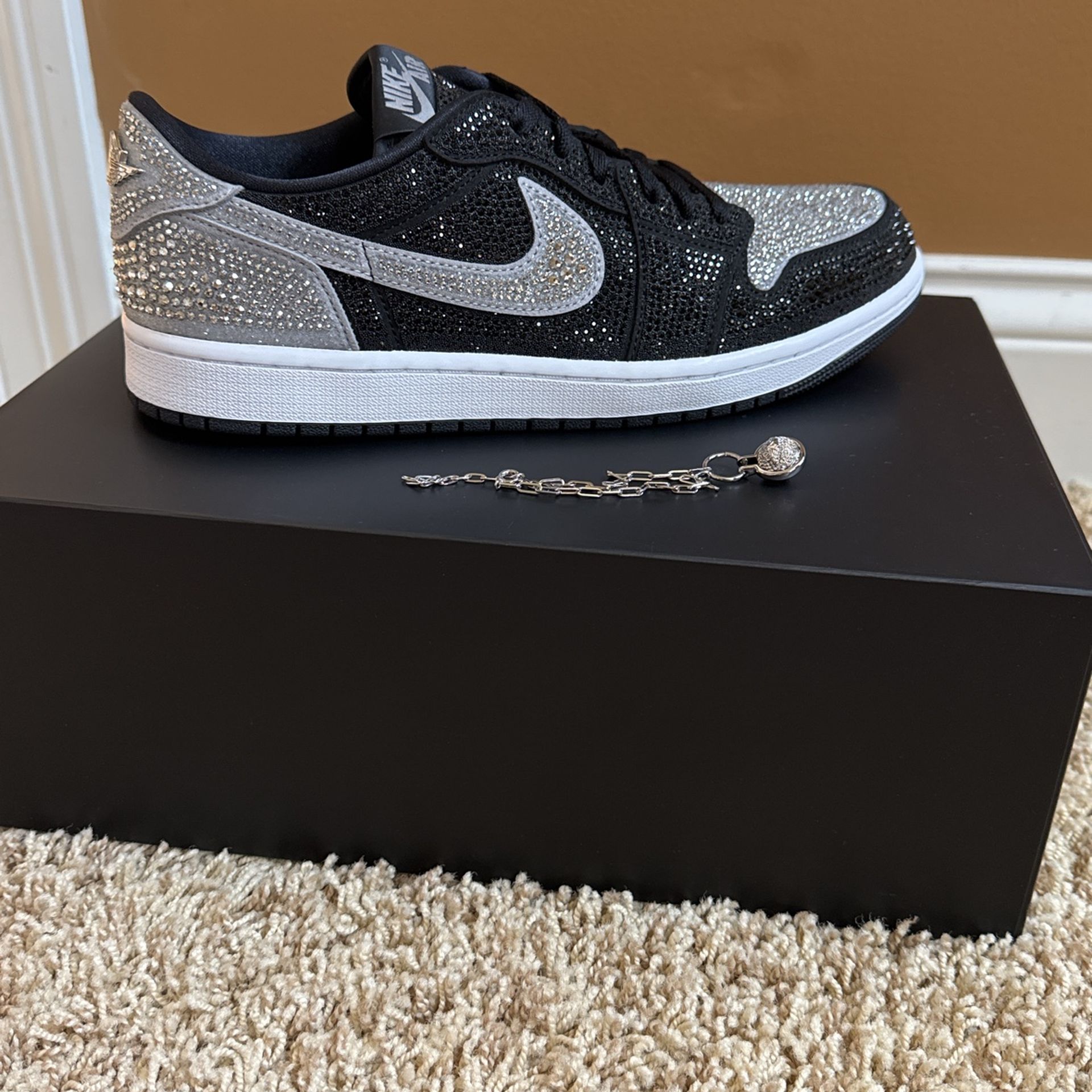 Air Jordan 1 Low Swarovski - Mens 10 / Womens 11.5