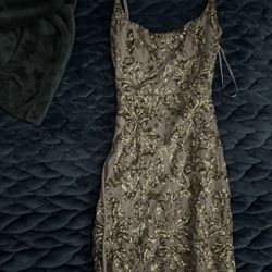 Windsor Dress Size Small Gold 